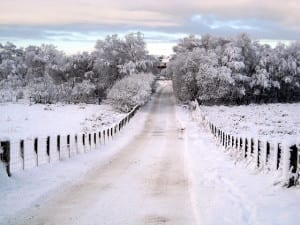 Snow_Covered_Minor_Road_Near_East_Kilbride_-_geograph.org.uk_-_1640462